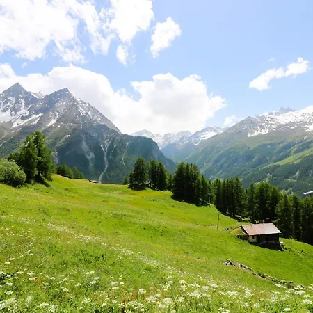 Mayen Motau - Retour A L Essentiel Chalet *